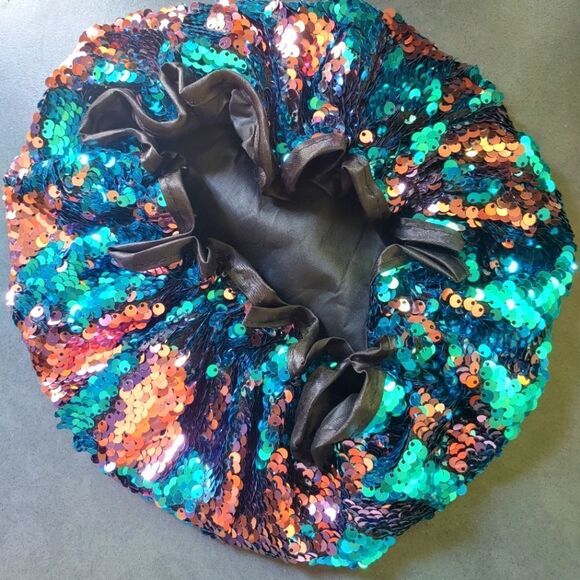 NWOT Color Changing Sequined Bonnet - Picture 1 of 5